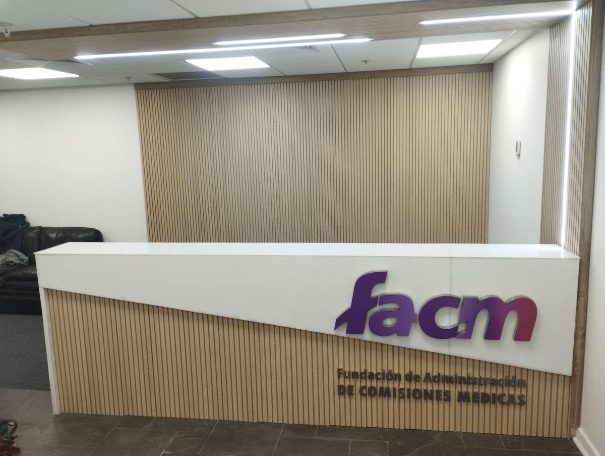 Recepción terminada de oficinas FACM